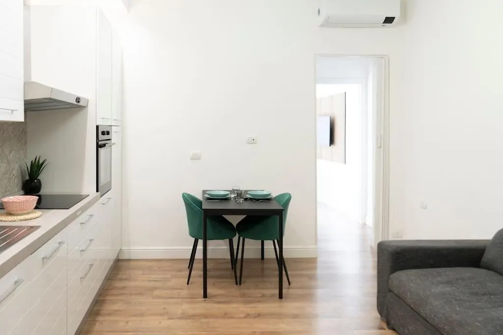 Imb23 - Central Apartment Of Milan - Italy